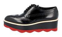 Prada Women's Black welt-sewn Leather Lace-up Shoes 1E935G