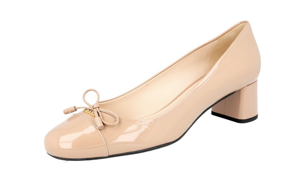 Prada Women's 1I419F 069 F0A48 welt-sewn Leather Pumps / Heels