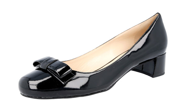 Prada Women's DNC666 O6E F0002 Leather Pumps / Heels